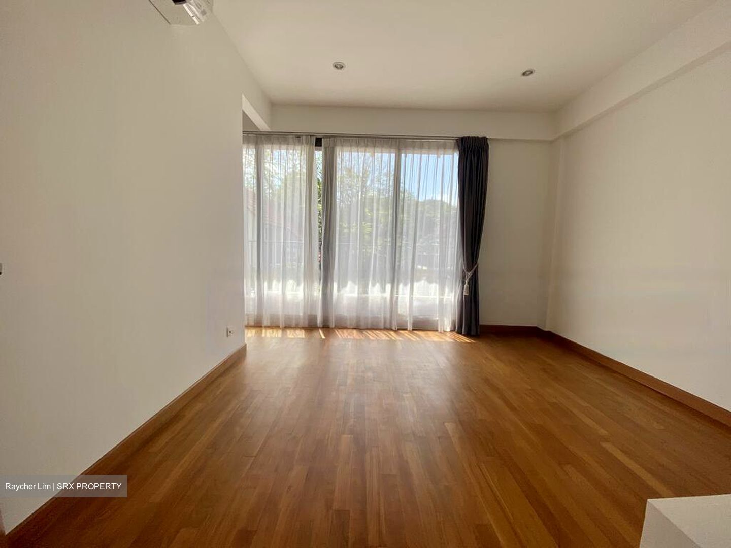 Lornie Road (D11), Terrace #466808591